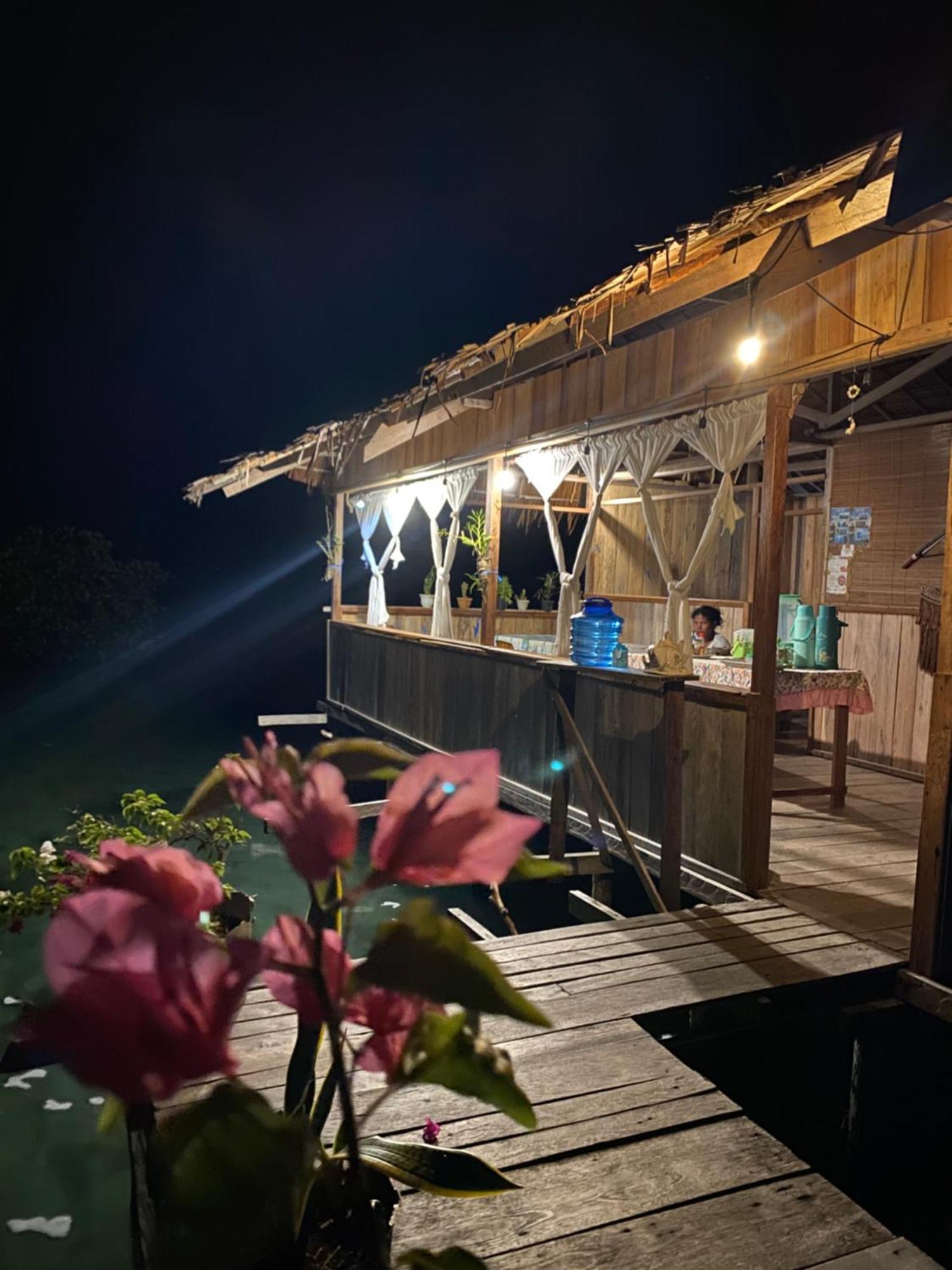 Besir Nyanse Homestay - Raja Ampat מראה חיצוני תמונה